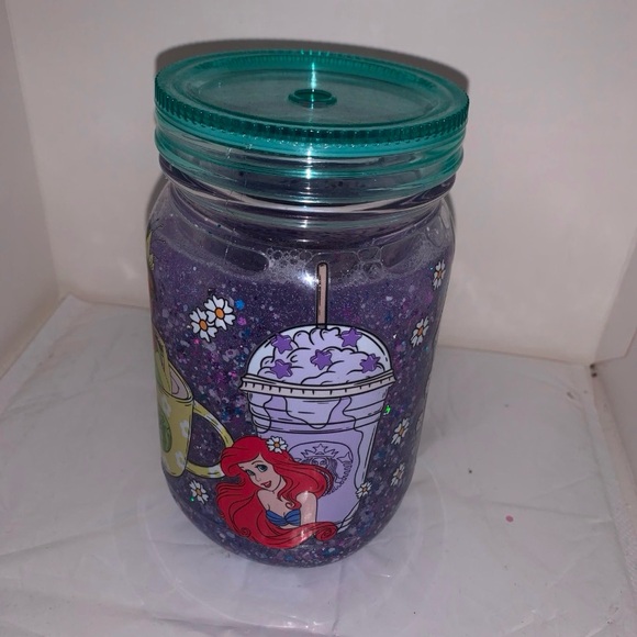 Princesses SnowGlobe Mug - Picture 2 of 2